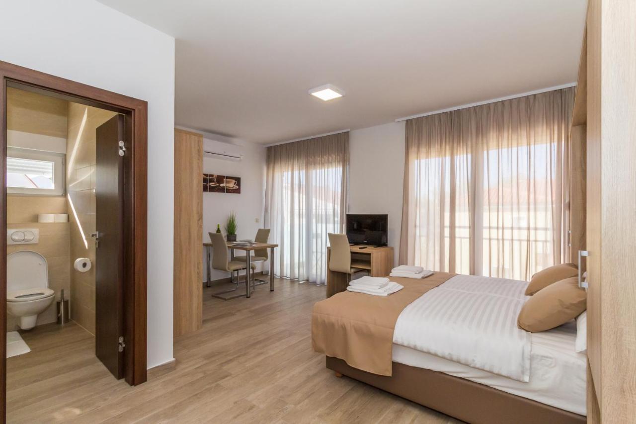 Villa Astoria Biograd Na Moru Exterior photo